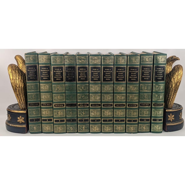 Vintage 1959 Funk & Wagnalls Green & Gilt Encyclopedia Books – Set of 11 For Sale - Image 12 of 14