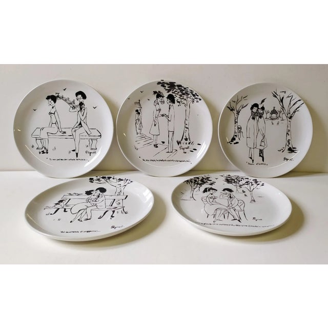 Hand-Painted Plates by Raimond Peynet for SCI Laveno, 1960s, Set of 5 For Sale - Image 3 of 5