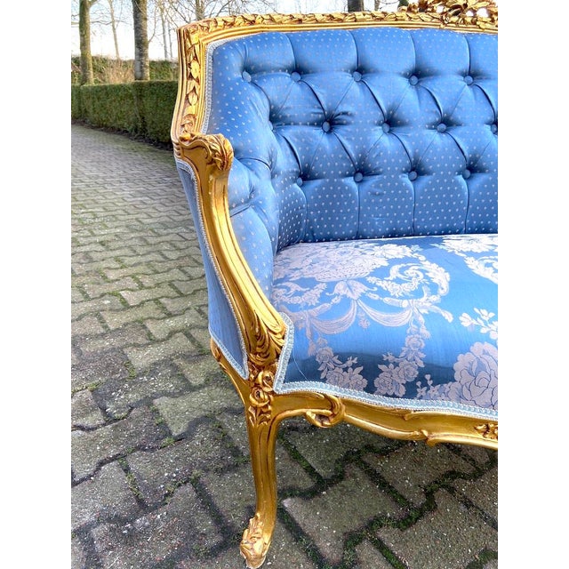 1950s 1950s French Louis XVI Gilt Blue Damask Beech Settee For Sale - Image 5 of 12