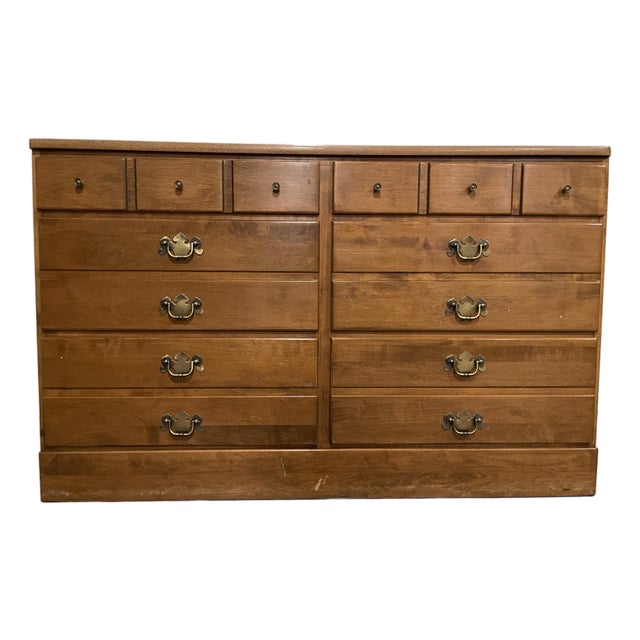 Vintage Ethan Allen Heirloom Nutmeg (Solid Maple) Double Dresser For Sale