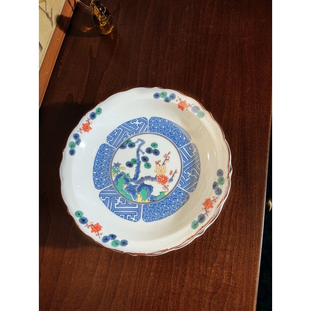 Mid 20th Century Vintage Imari Style Floral Medallion Japanese Arita Porcelain Soup Bowls – Set of 5 For Sale - Image 5 of 6