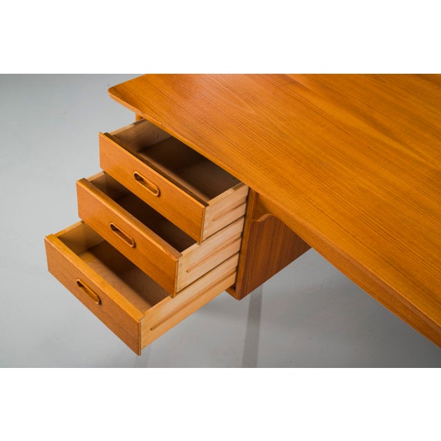 Mid-Century Danish Teak Desk by Svend Åge Madsen for Sigurd Hansen, 1950s For Sale - Image 4 of 18