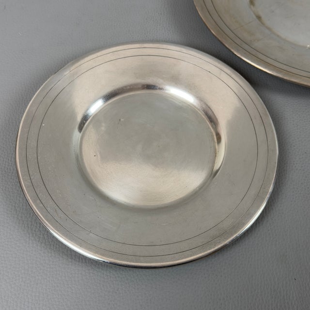 Vintage Round Trays and Chargers in Silver Plated Metal from Christofle, Set of 2 For Sale - Image 5 of 11