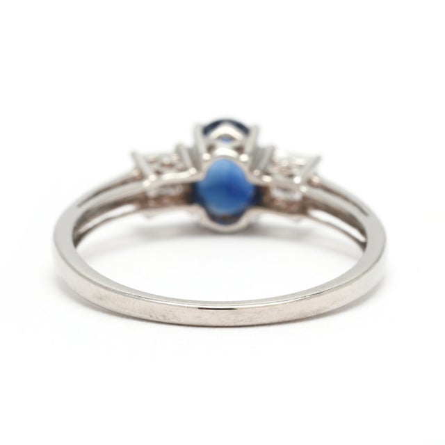 Modern 1.20ctw Sapphire and Diamond Engagement Ring, 18k White Gold, Ring Size 8.25 For Sale - Image 3 of 7