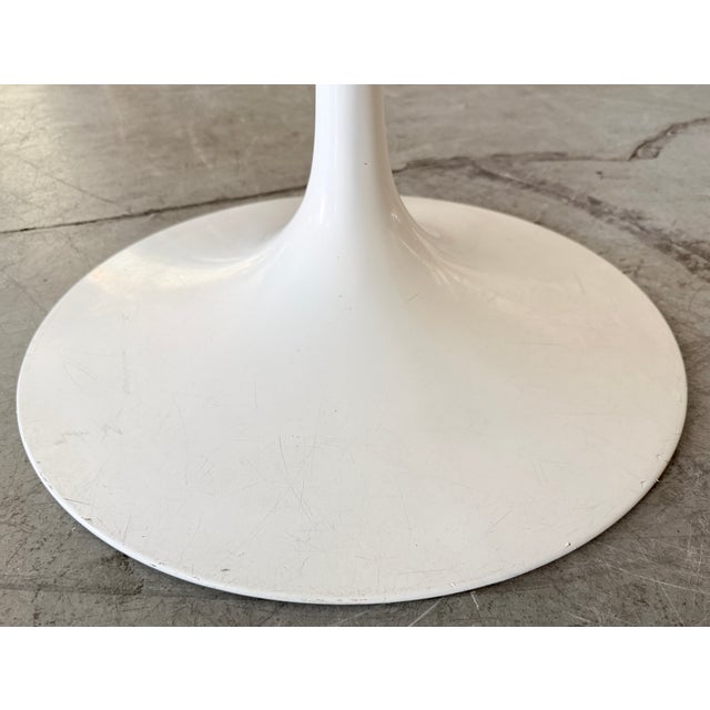 Eero Saarinen for Knoll Round Dining Table For Sale - Image 10 of 10