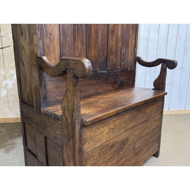 19th Century Breton Oak and Chestnut Entryway Cabinet For Sale - Image 6 of 18