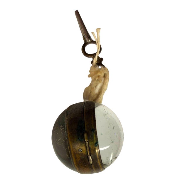 Late Victorian 1900 Gilt Brass & Crystal Glass Ball Pocket Watch W/ Key For Sale - Image 4 of 6