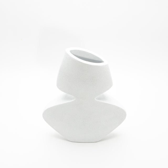 Animal Skin Modern Sculptural Vase in Shagreen by R&y Augousti For Sale - Image 7 of 10