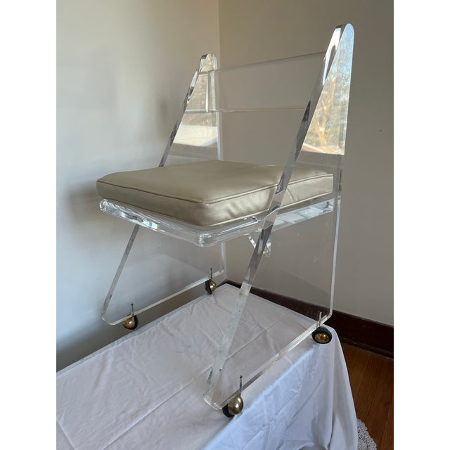 Mid-Century 1"- 1 1/4" Thick Lucite Desk Chair For Sale - Image 11 of 12