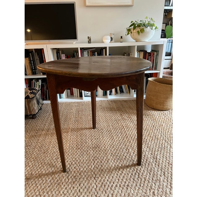 18th Century Georgian English Elm Cricket Table With Scalloped Apron For Sale In New York - Image 6 of 11