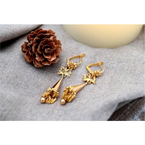 Filigree Gold Earrings with Articulated and Tilting Pendants, Set of 2 For Sale - Image 6 of 8