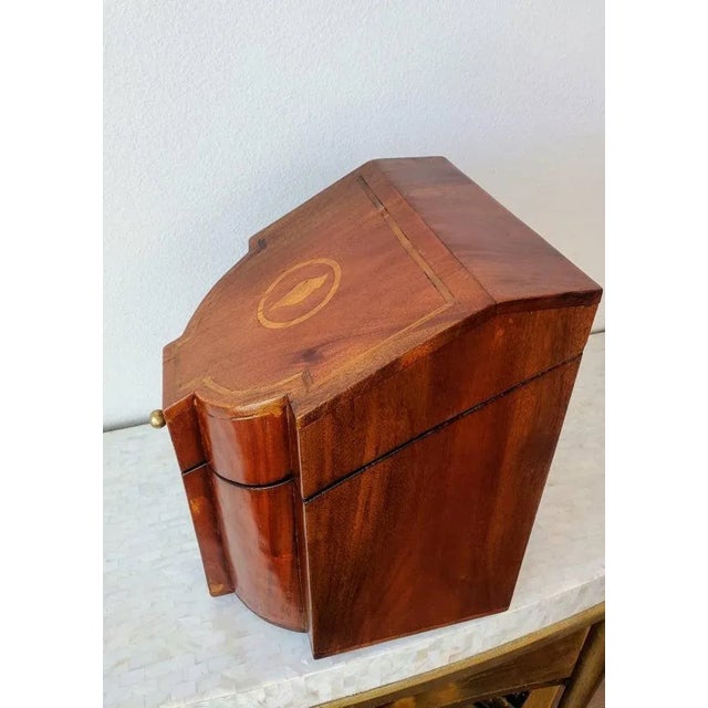 Antique American Federal Period Flame Mahogany Knife Box For Sale - Image 4 of 11