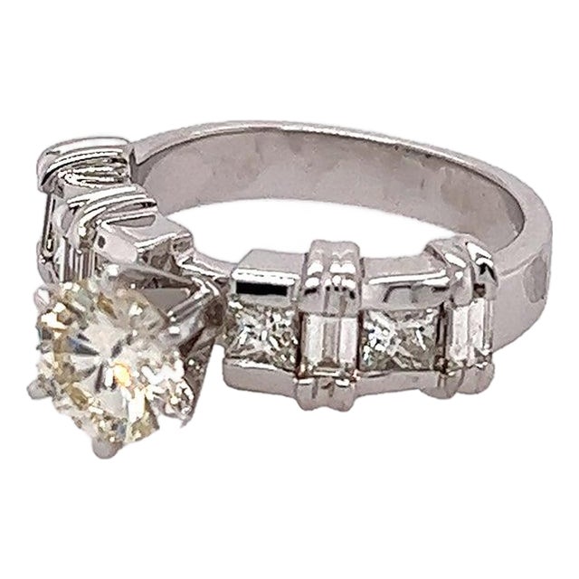 Late 20th Century 1.00 Round G VS1 GIA Ring, Size 5 For Sale