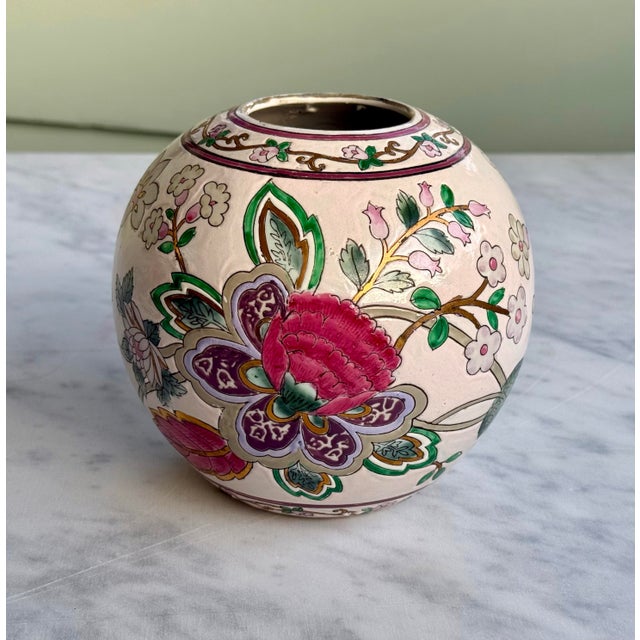 Late 20th Century Vintage Chinoiserie Round Floral Vase For Sale - Image 5 of 11