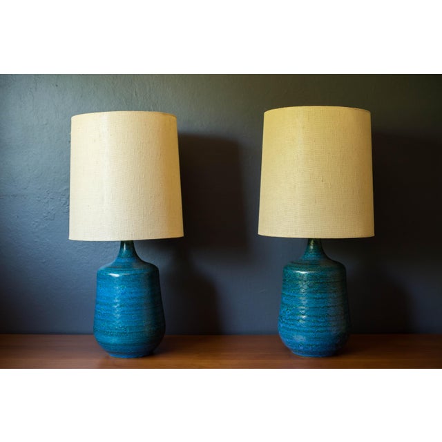 Mid Century California Modern pair of studio ceramic pottery accent table lamps by George Nobuyuki Kimura for Sy Allan...