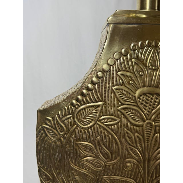 Brass Vintage Repousse Brass Floral & Leaf Pattered Urn Form Table Lamp For Sale - Image 8 of 12