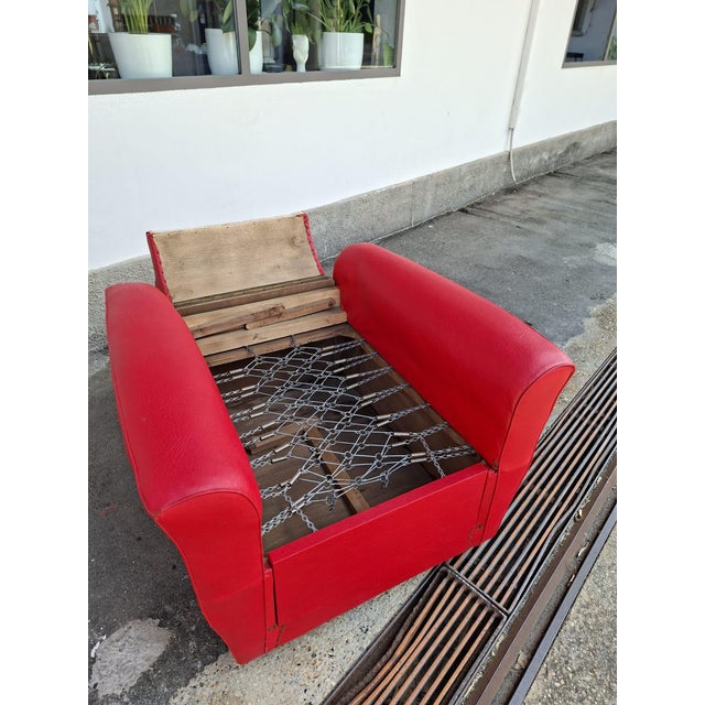 Vintage Sofa Bed, 1940s, in Very Good conditions. Designed 1920 to 1949