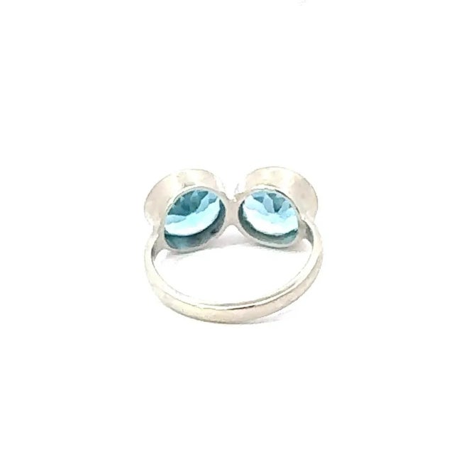 Two Stone Blue Topaz Faceted Round Cut 10 Mm Ring in Solid Silver - Size 8 For Sale - Image 9 of 13