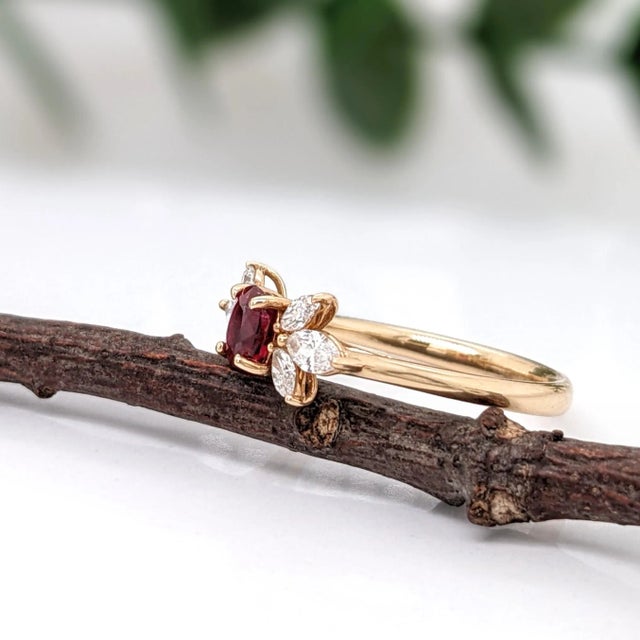 2020s Red Ruby Ring with Earth Mined Diamonds in Solid 14k Yellow Gold Oval For Sale - Image 5 of 7