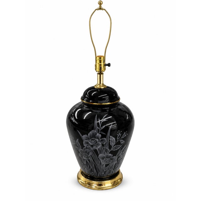 Add a touch of dramatic elegance to your space with this striking late 20th century Chinoiserie ginger jar table lamp. The...