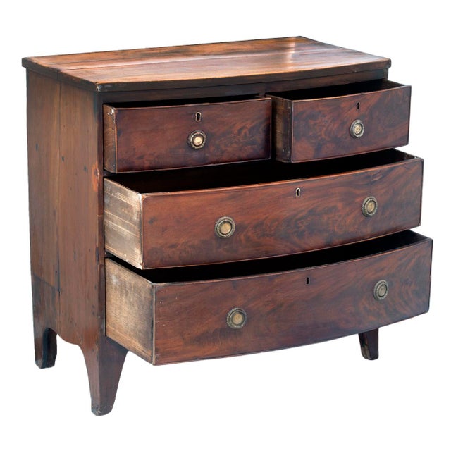 Traditional Early 19th-Century George III Mahogany Bow-Front Chest of Drawers, Uk For Sale - Image 3 of 6