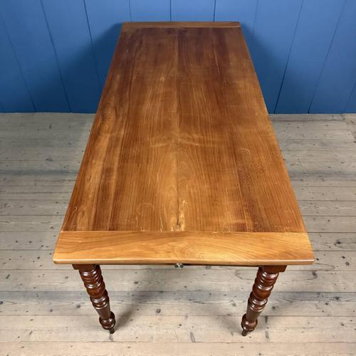 French Dining Table in Cherry Wood For Sale - Image 12 of 18