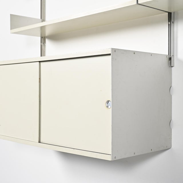 Dieter Rams Wall-Mounted Bookcase 606 by Dieter Rams for Vitsoe, 1970 For Sale - Image 4 of 16