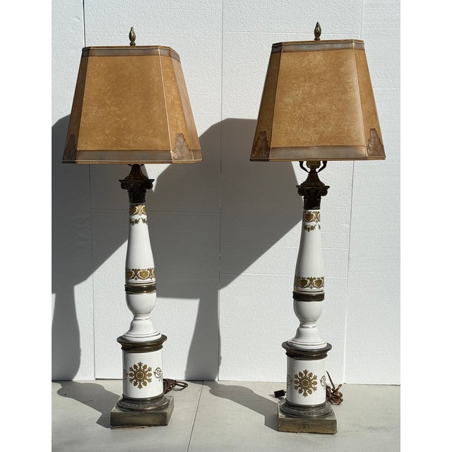 1960s Pair of White and Brass Neoclassical Hollywood Regency Lamps With Custom Handmade Shell Accent Shades For Sale - Image 15 of 16