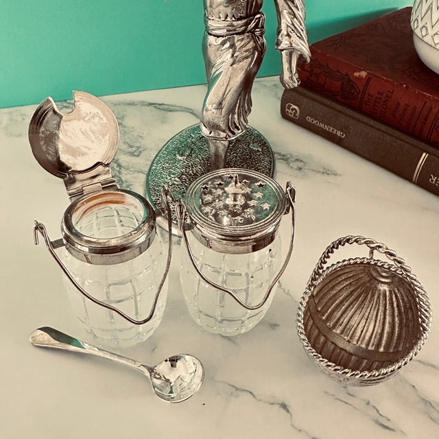 Mid-Century Modern Bombay Co. Silver Plated Nubian Man Salt & Pepper Shaker, Condiment Basket 2001 For Sale - Image 6 of 18