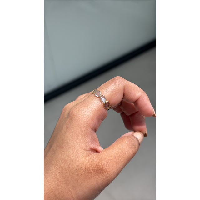Handmade 1.1ct Uncut Diamond Bezel-Set Band Ring in 18k Yellow Gold Size 5.5 For Sale In New York - Image 6 of 17