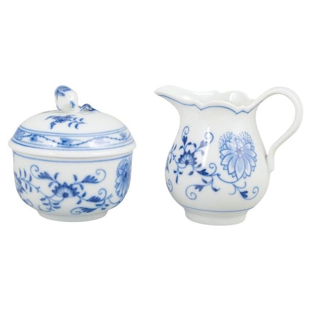 2000 - 2009 Mid-Century Blue Onion Sugar Bowl and Creamer in Porcelain from Meissen, Set of 2 For Sale - Image 5 of 5