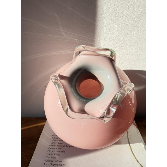 1980s Pink Cased Glass Globe Model 85 Vase by Jerzy Słuczan-Orkusz for Tarnowiec Glassworks, Poland, 1980s For Sale - Image 5 of 12