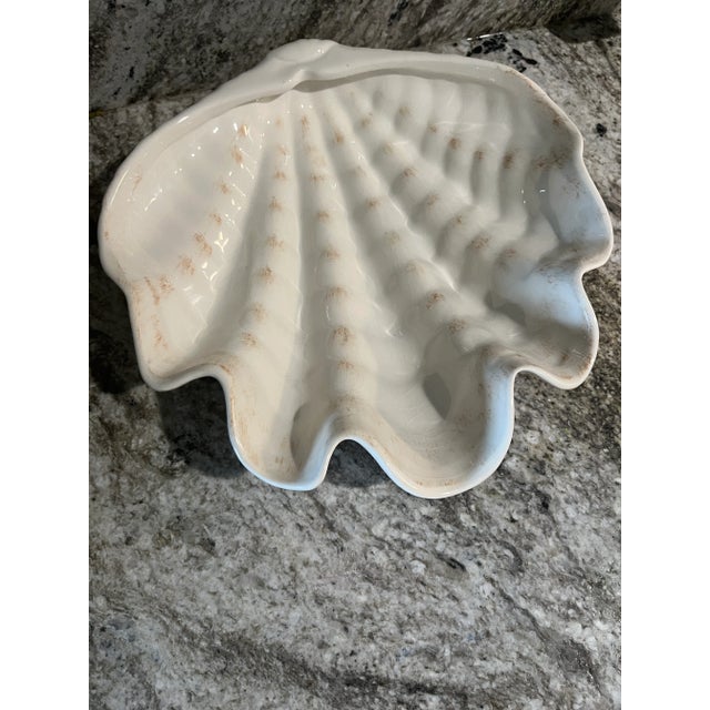 Hollywood Regency 1950’s Decorative Ceramic Clam Shell Bowl For Sale - Image 3 of 8