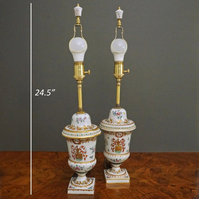 Pair of Vintage French Armorial Samson Porcelain French Décor Chinese Export Style Table Lamps For Sale - Image 14 of 14