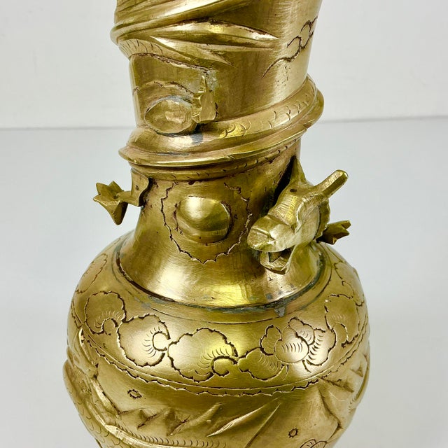 Antique Quin Dynasty Boho Chic Chinoiserie Bronze Three Lizards Vase. For Sale - Image 12 of 14