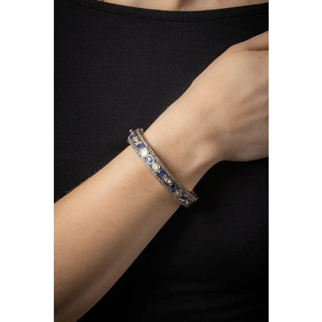 Contemporary 1990s Diamond and Blue Sapphire Bangle Bracelet with Clasp For Sale - Image 3 of 4