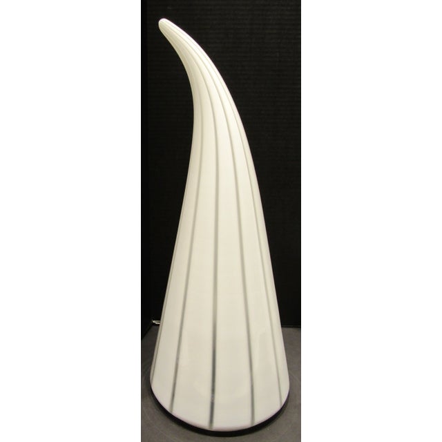 1960s Pair of Large Italian Vetri Murano Glass White and Striped Horn/Conical Shaped Table Lamps For Sale - Image 5 of 9