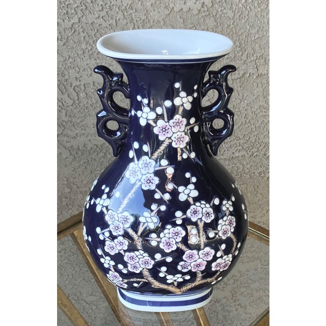 Mid 20th-Century Prunus Blossom 玉壶春瓶 Yuhuchunping-Shape Vase With Chinese Dragon-Handles For Sale - Image 11 of 18