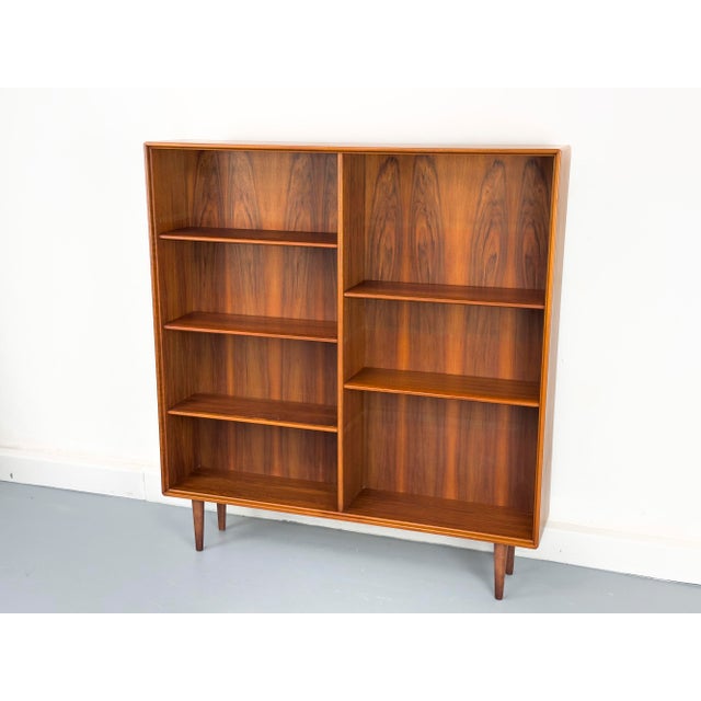 Decorative large bookcase with five adjustable shelves from the "Facett" product series by Bodafors Outstanding, detailed...
