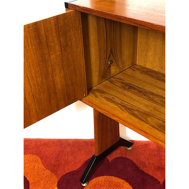 1960s Vintage Three-Bay Bookcase by Vittorio Dassi, 1960s For Sale - Image 5 of 18