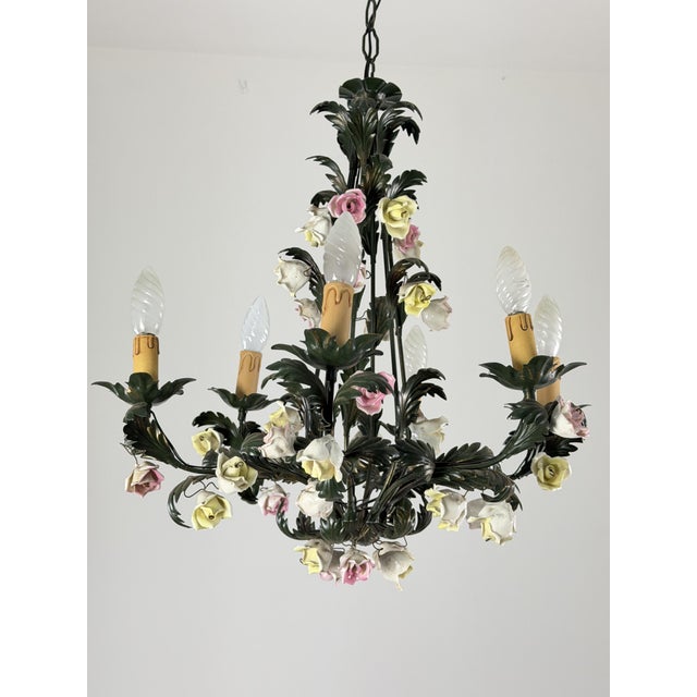 1970s Florentine Six-Light Chandelier in Wrought Iron and Porcelain, 1970s For Sale - Image 5 of 11