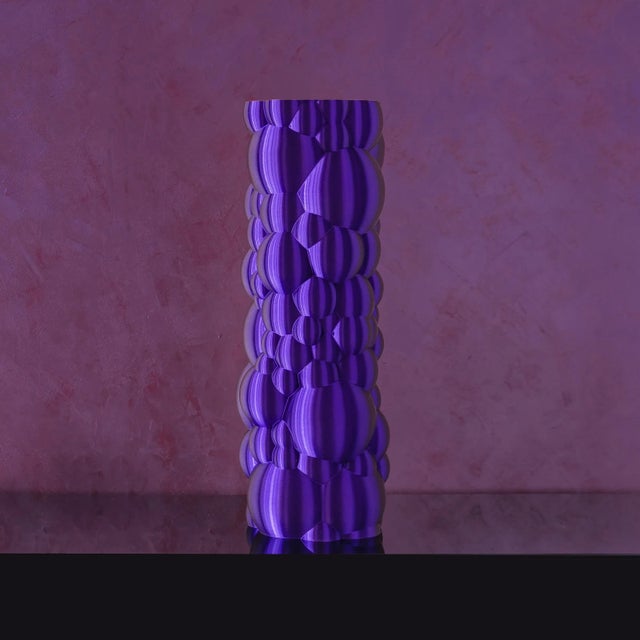 Vase-Design Sculpture. Unique sculpture: named after the one who, according to classical mythology, was father of the gods...