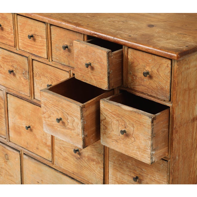 18th Century New England Apothecary Chest For Sale In New York - Image 6 of 15