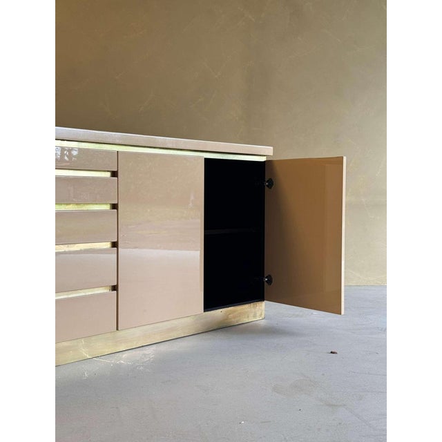 1970s Cream Lacquered and Brass Sideboard by Jean Claude Mahey, 1970s For Sale - Image 5 of 15