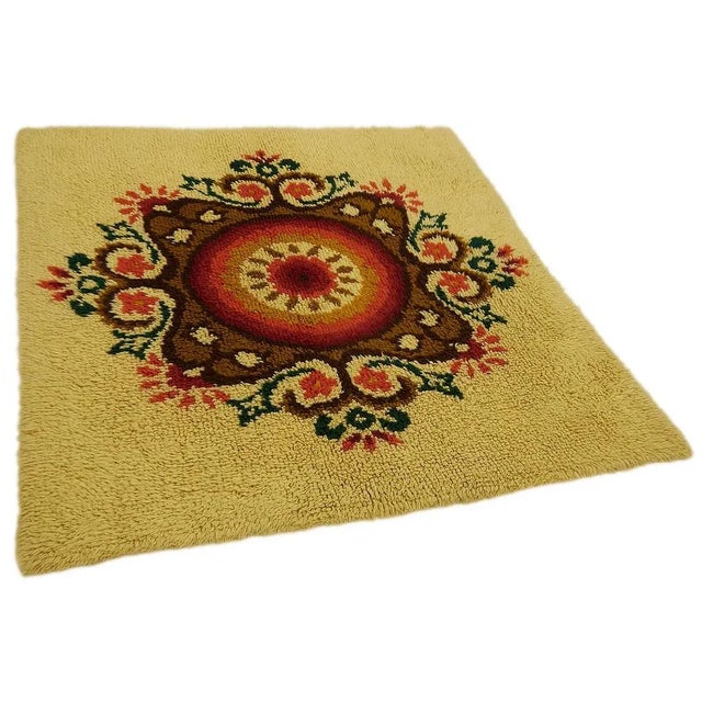 Tulu rugs, also known as Filikli rugs, bring a touch of Turkish tradition with their long, shaggy pile and plush texture....