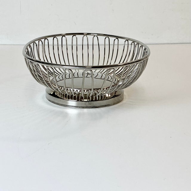 1970s Vintage Hollywood Regency Boho Chic Silverplate Wire Bread Basket Serving Dish For Sale - Image 9 of 11