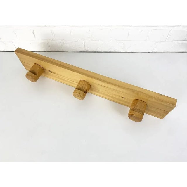 Wood French Coat Rack in Pinewood attributed to Charlotte Perriand for Les Arcs, 1960s For Sale - Image 7 of 12
