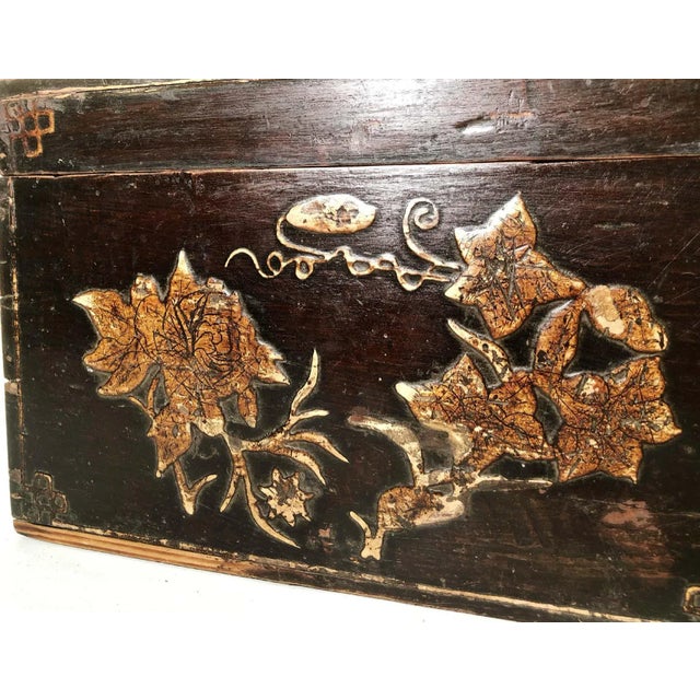 Antique Chinese Hand-Painted Box, Circa Mid of 19th Century For Sale - Image 4 of 8