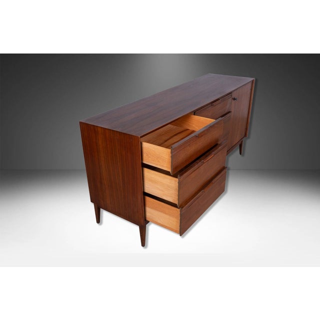 1960s American of Martinsville MidCentury 9 Drawer Dresser Credenza For Sale - Image 9 of 11