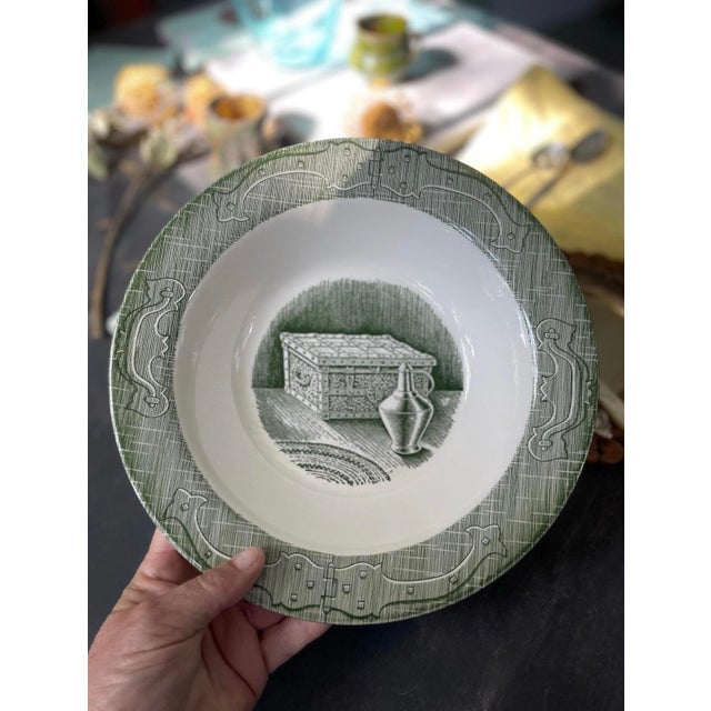 1950s MCM Old Curioisity Shoppe Green and White Transferware Serving Bowl For Sale - Image 9 of 9